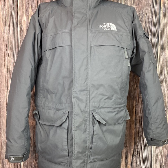 LIKE NEW • The North Face McMurdo Heavy Down Parka- Men’s Medium - Picture 2 of 16